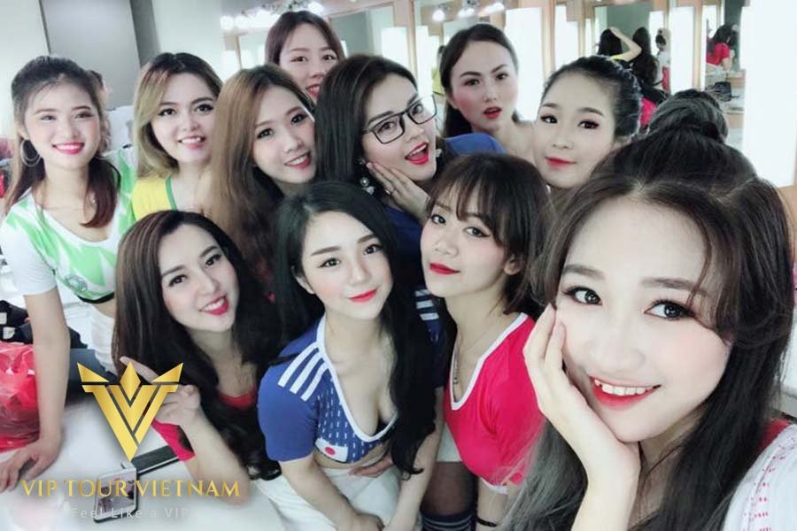 나트랑의 아름다운 뮤즈들이 당신의 파티를 잊지 못할 추억으로 만들어 드립니다.