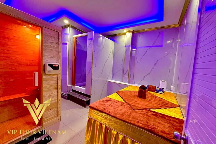 Every VIP suite at Bony 3 features a private sauna and enclosed shower, ensuring a comfortable and hygienic session.