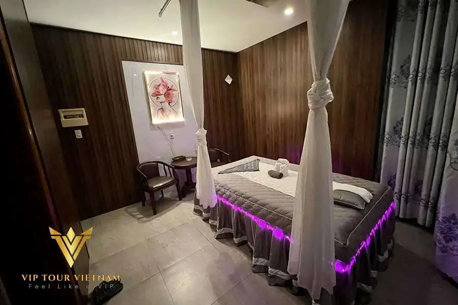 Quiet, hotel-style approach - privacy from the moment you step in.
