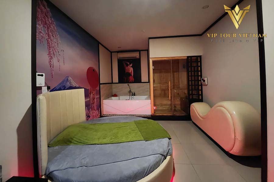 VIP room with round bed and bathtub in Da Nang