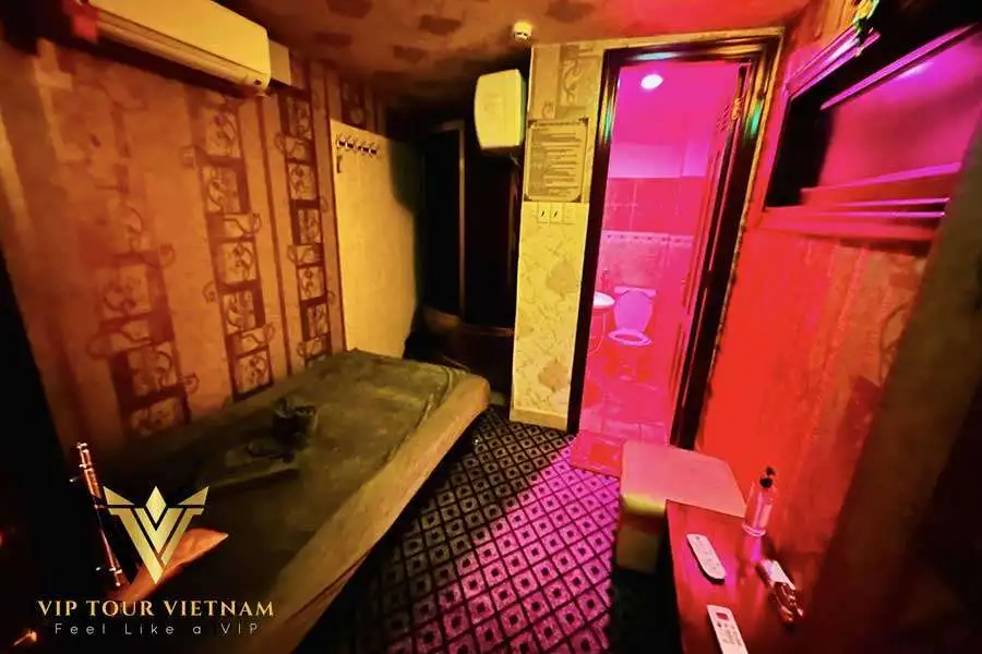 A classic red-light style room - nostalgic for guests who enjoy the traditional side of massage culture.